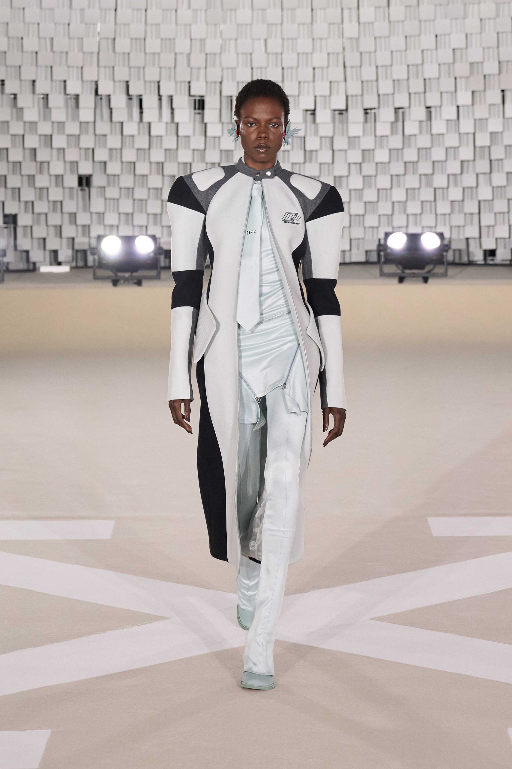 Off-White?發(fā)布2025秋冬系列 “State Of Resistance”